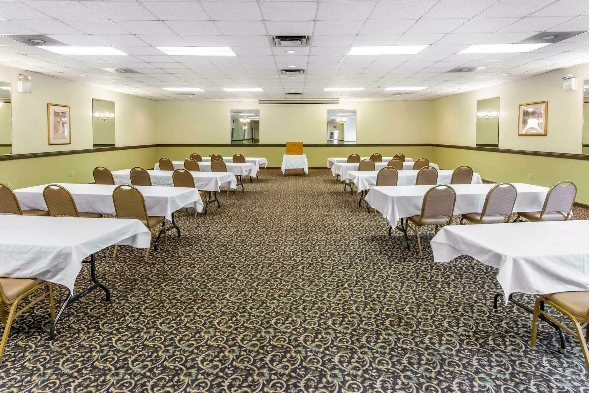 Red Roof Inn Нью-Стантон Экстерьер фото